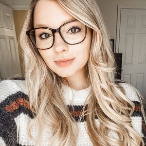 Meet your Posher, Esther